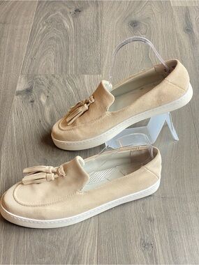FRANCO SARTO ALOSA Women’s Beige Tan Round Toe Suede Loafers Tassels Size 9